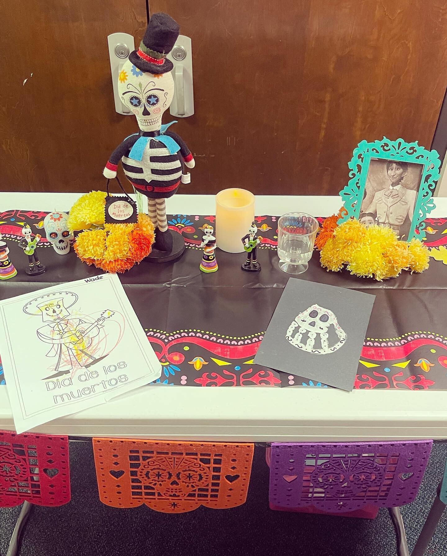 ✨Feliz Dia de los Muertos ✨
You are in our thoughts everyday but today, we loudly celebrate your lives, your laughs and your love. 

Our students built a small version of an ofrenda and also enjoyed a larger, beautiful ofrenda by our friends @mosaic_