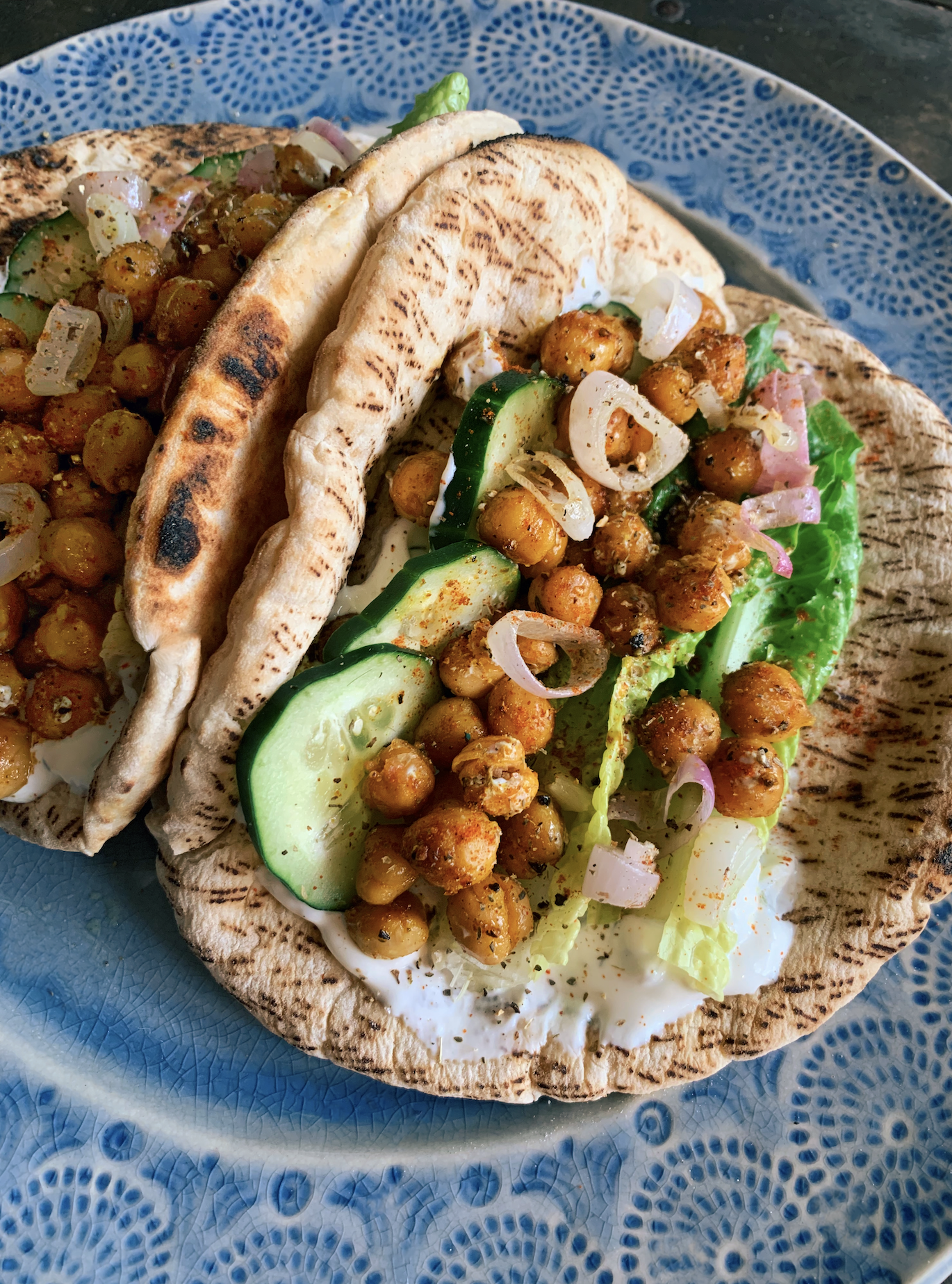 Spicy chickpea and veggie gyros (vegan)