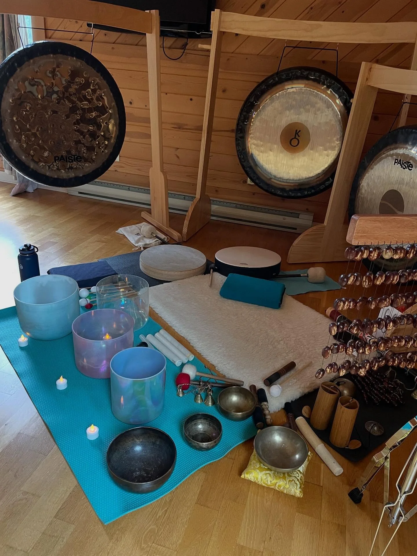 Thank you once again to all the beautiful souls who showed up with their full hearts to our Sacred Stillness Retreat on Sunday @wisteriaacres 🌲🐴✨
It was such a special day with you all.
Thank you to @bonniestarcevich @sadhanayogaandsound for suppor