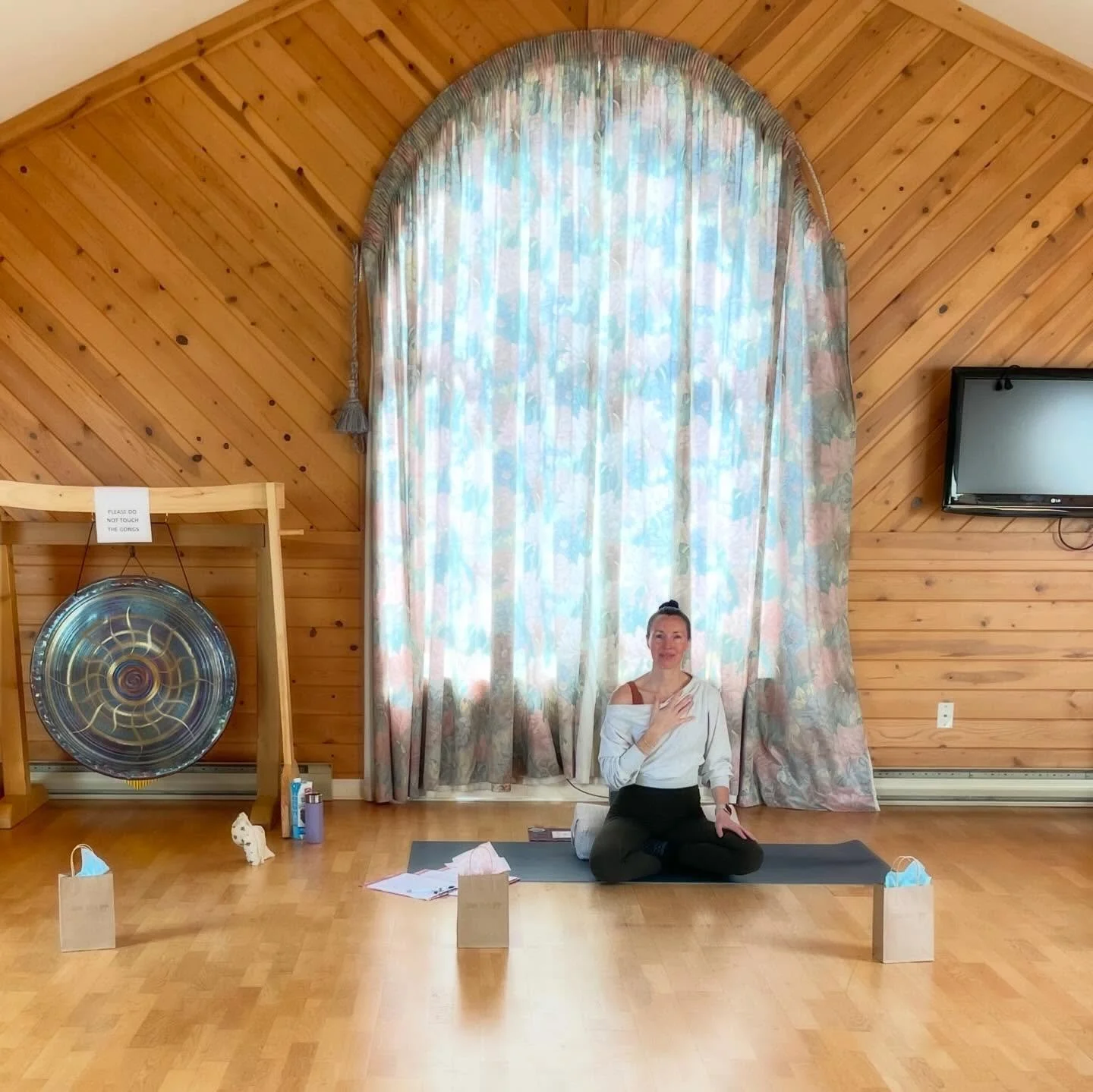 Grateful always to host retreats like this 🙏🏻 
Sacred Stillness has become one of my favourite offerings of the year. 🥰 
Thank you to everyone who attended yesterday and cared for themselves through gentle movement, deep breaths and time in stilln