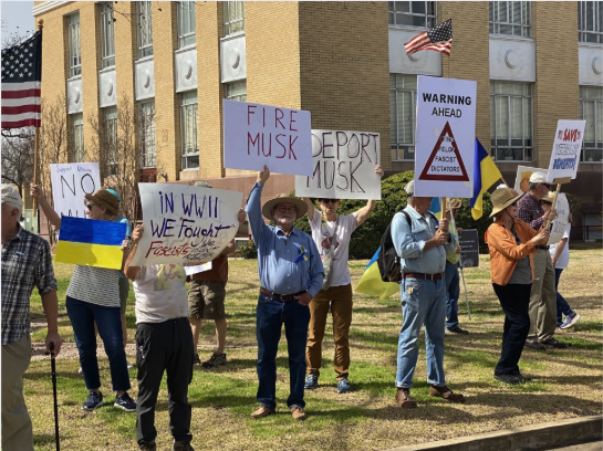 Gillespie Democrats (and others!) take advantage of one of their rights as American citizens, Saturday, March 08, 2025.
Possible best sign:
“So Many Issues, Not Enough Cardboard!”