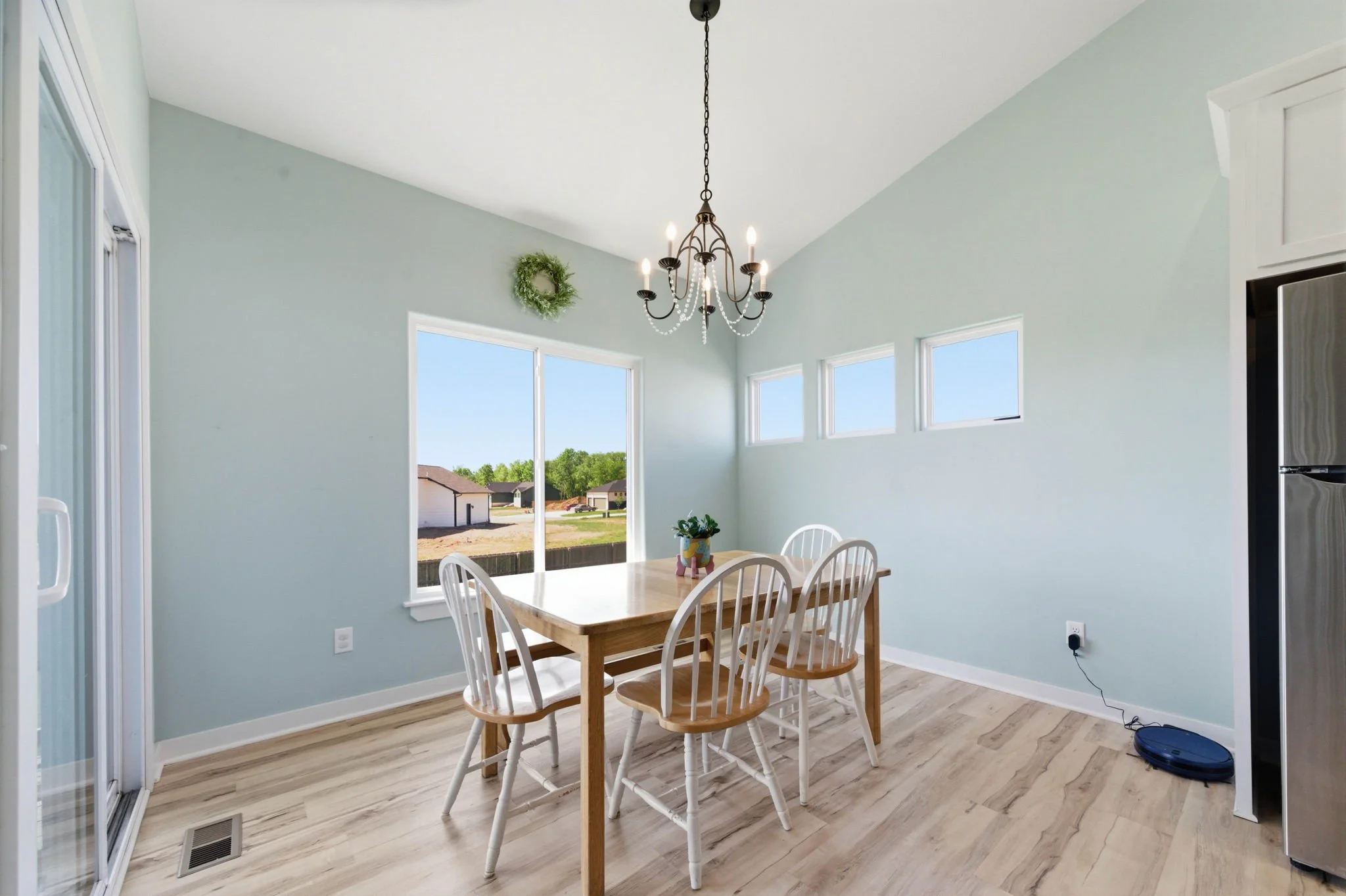 15-2501 E Thunder St-15.jpg