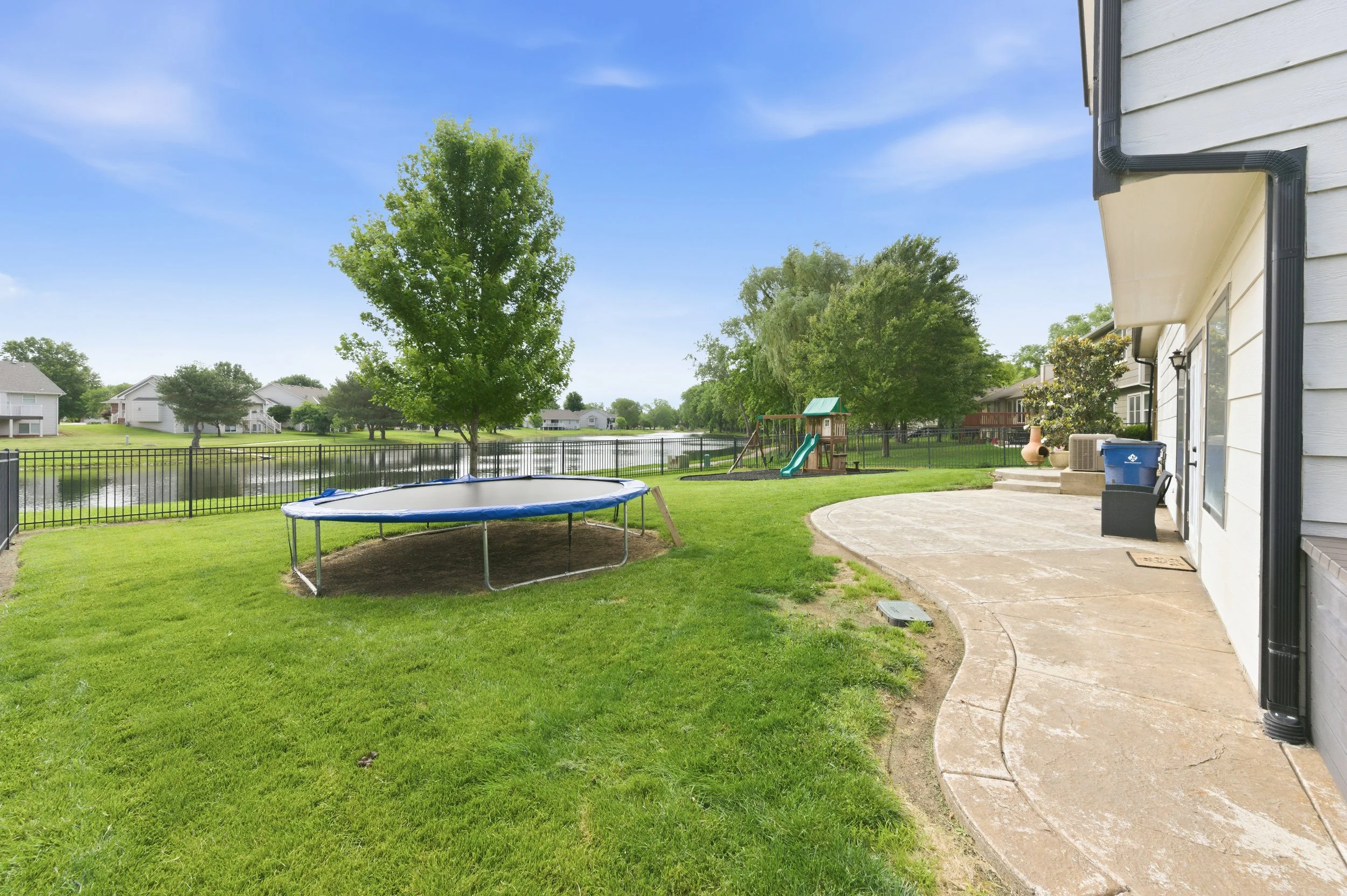 42-626 N Bay Country St-42.jpg