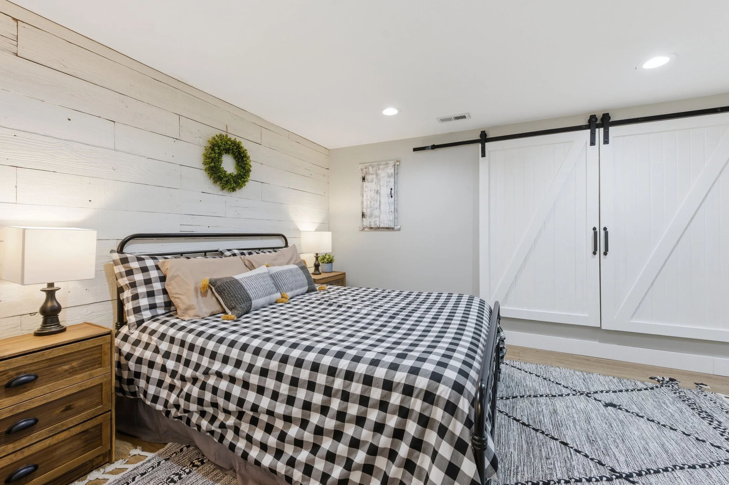 34-626 N Bay Country St-34.jpg