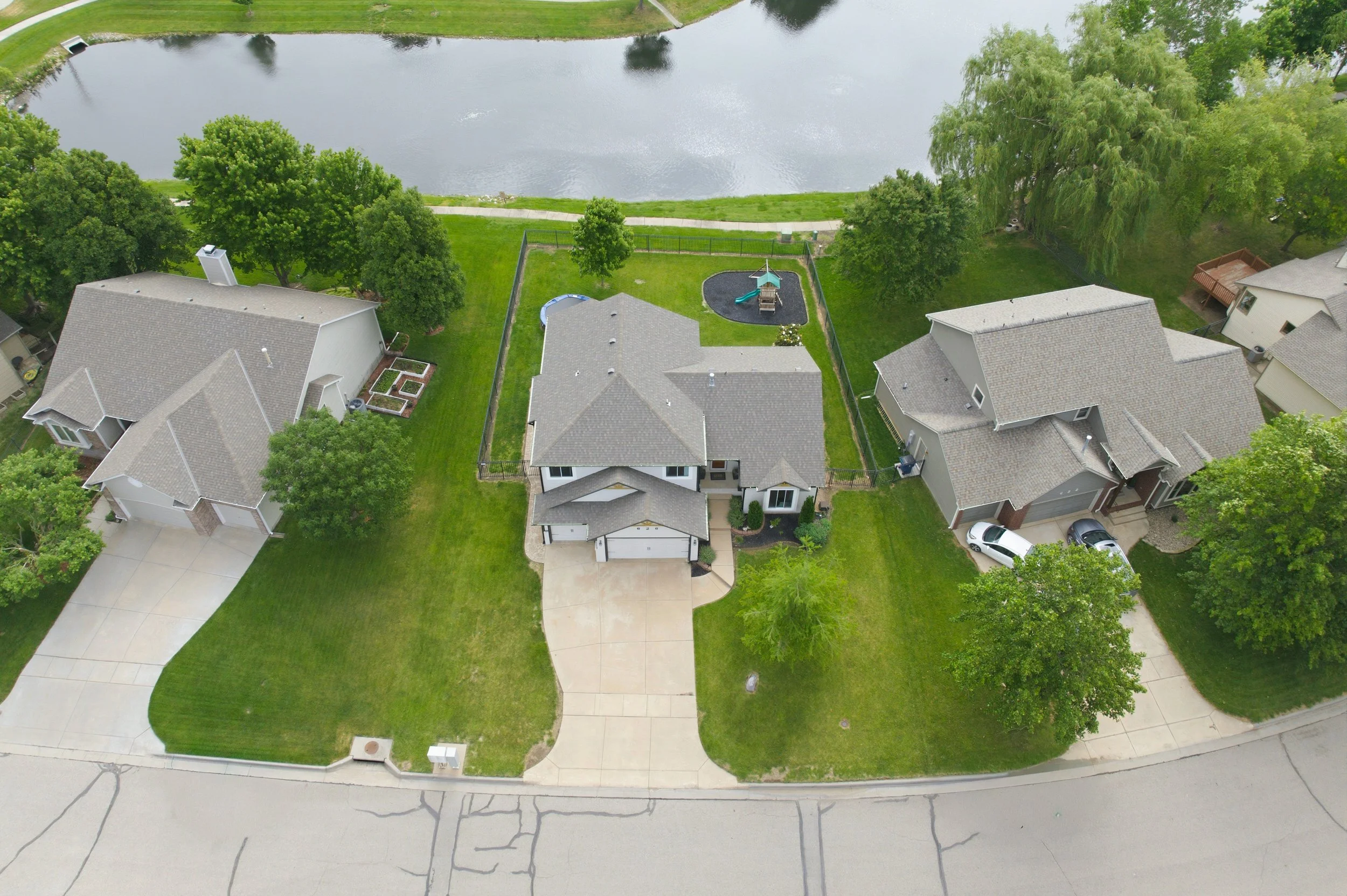 4-626 N Bay Country St-4.jpg