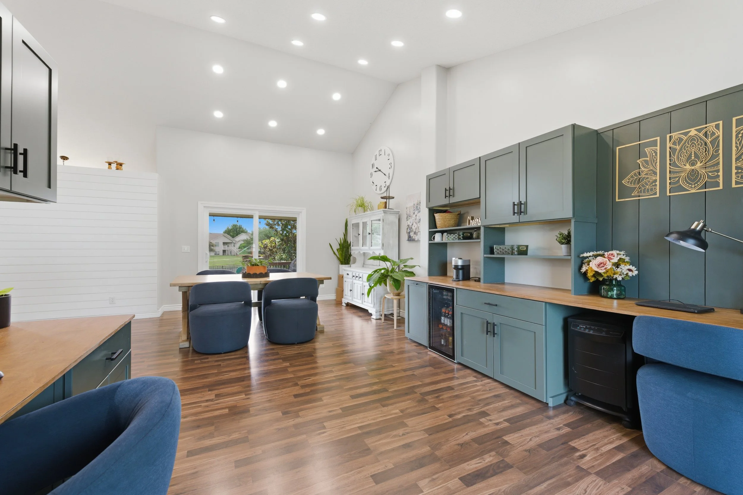15-626 N Bay Country St-15.jpg