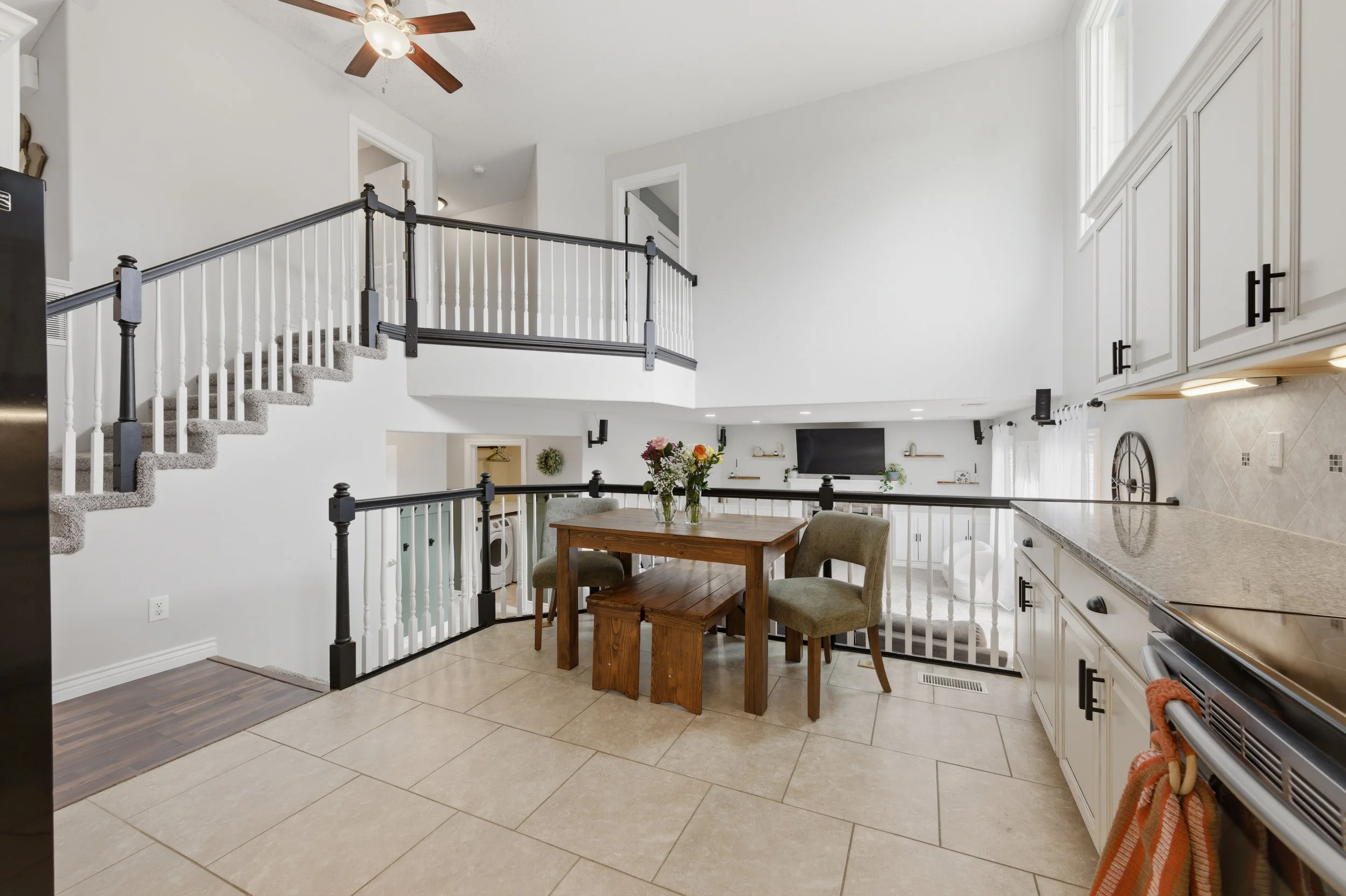 21-626 N Bay Country St-21.jpg