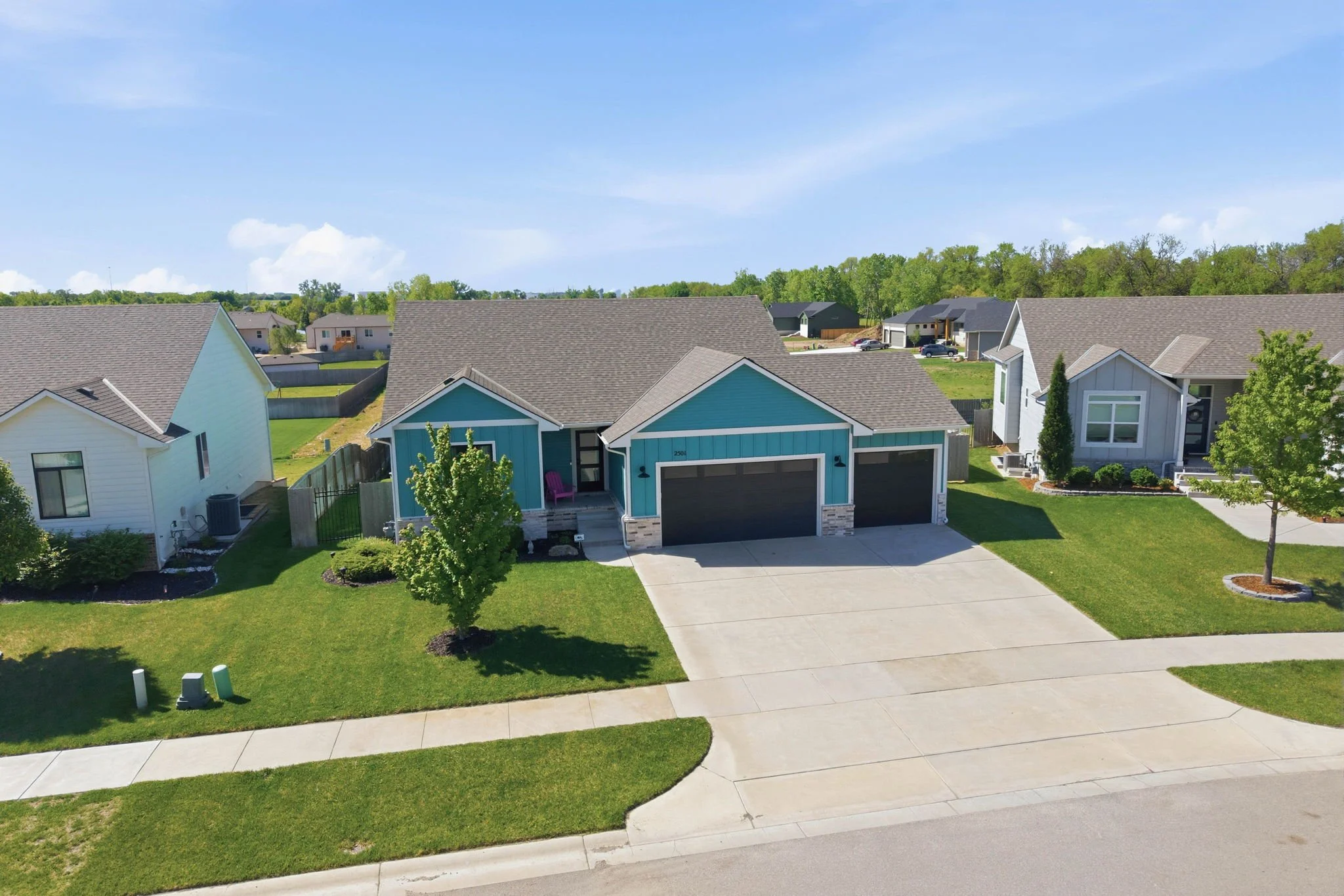 3-2501 E Thunder St-3.jpg