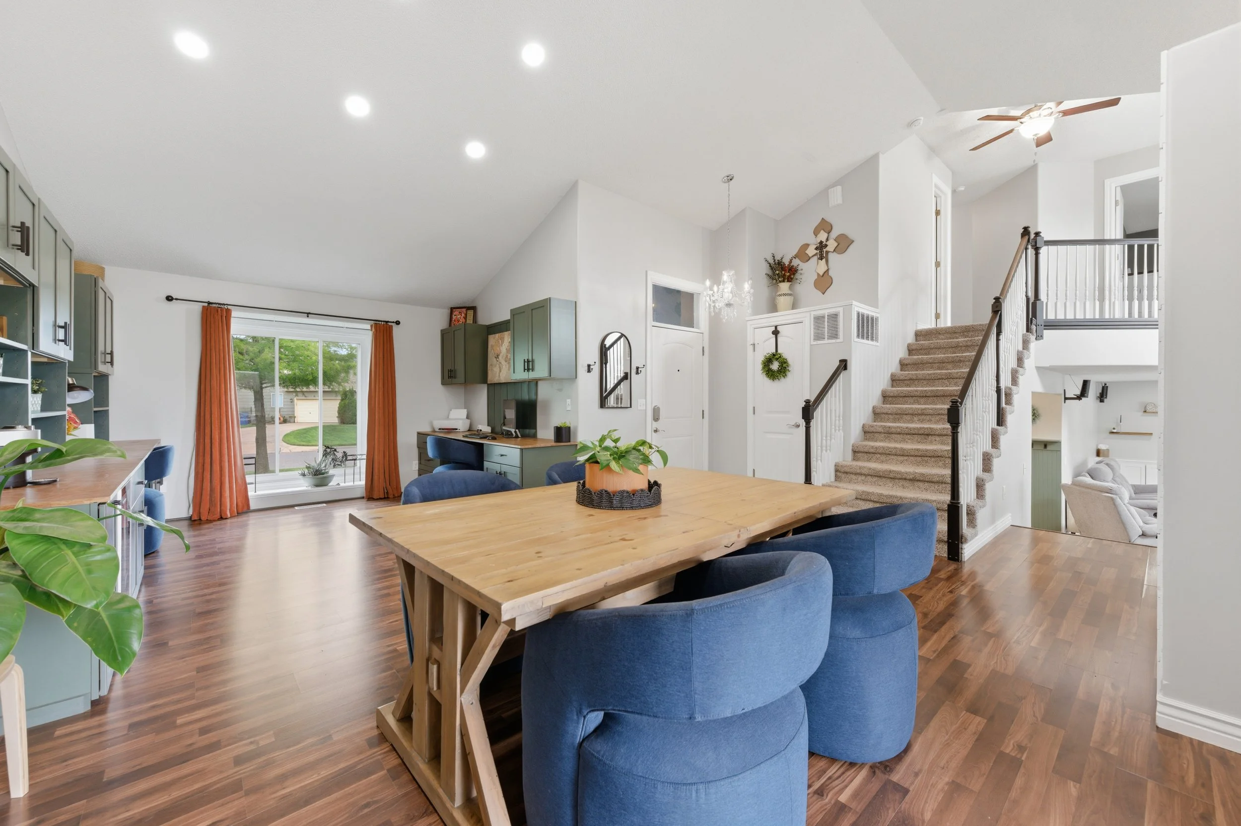 11-626 N Bay Country St-11.jpg