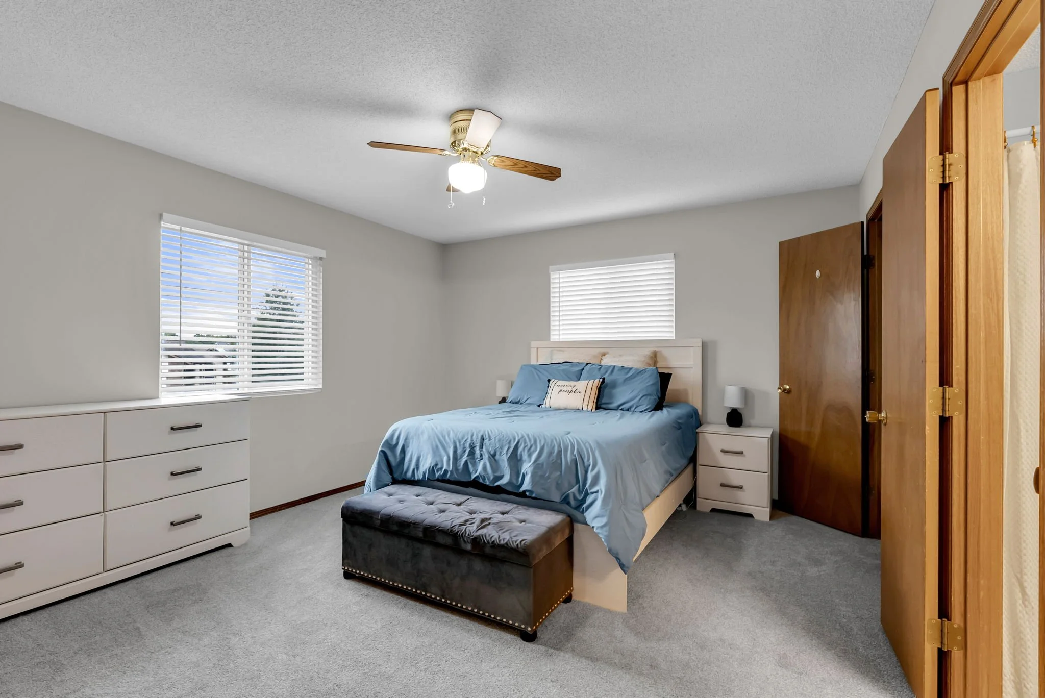 15-6613 N Grove St-15.jpg