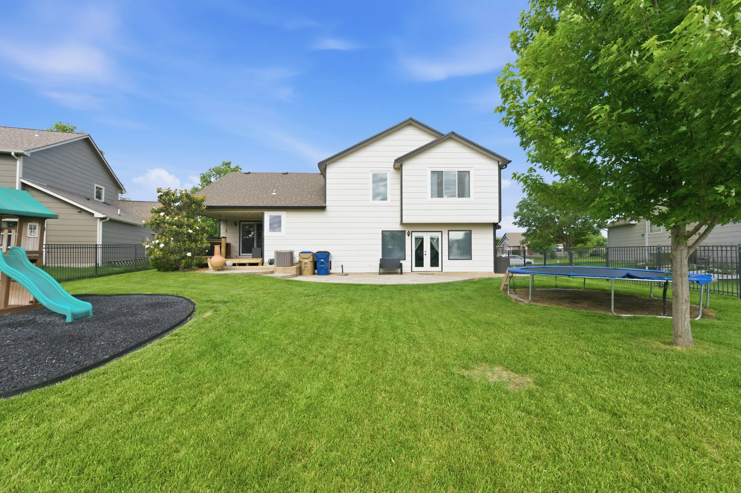 38-626 N Bay Country St-38.jpg
