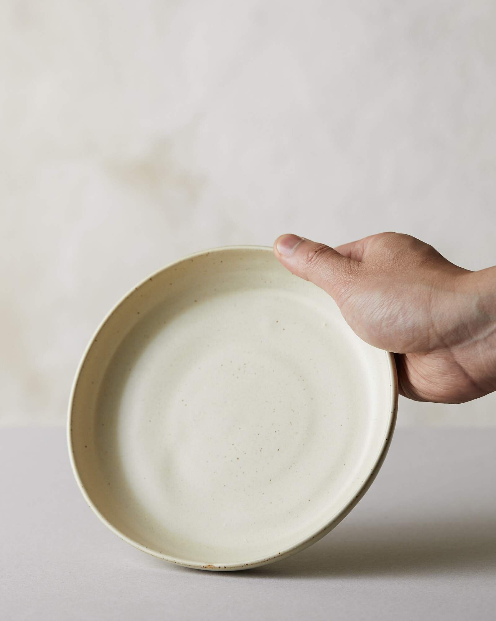 Medium Shallow Bowl in Panna Cotta