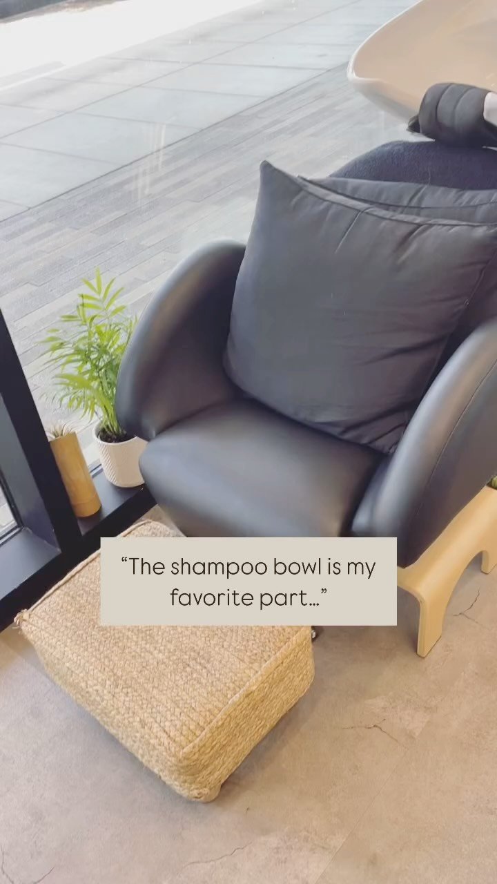 🧖‍♀️ “Why does this part feel SO relaxing?”
I get this question all the time at the shampoo bowl—and here’s a little secret: there’s a piece of selenite tucked underneath it.
Selenite is known for its calming, clea