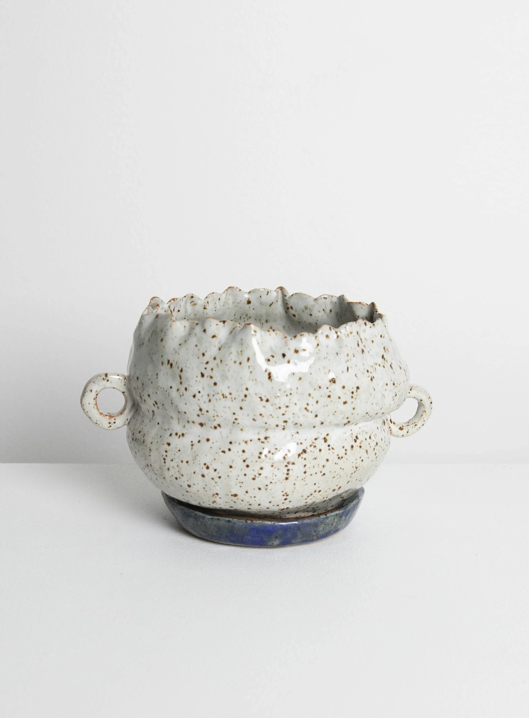 speckled urn planter with saucer1.jpg
