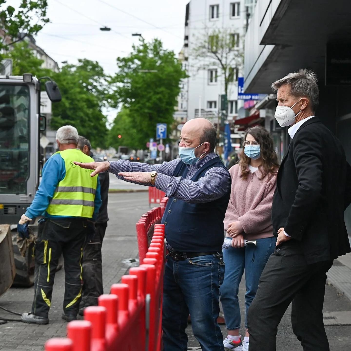 Der #Fahrradweg Worringerplatz vor dem Caf&eacute; Stefan ist in die Bauphase gekommen. Roberto freut sich gerade jetzt (ab Freitag) auf Euren Besuch.