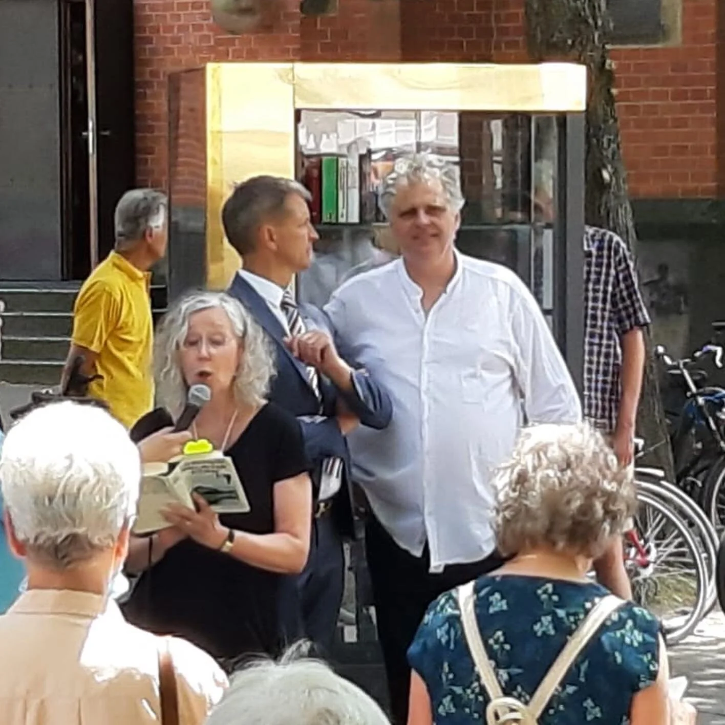 Die n&auml;chsten, der 12. bis 14., offenen B&uuml;cherschr&auml;nke sind in #Benrath #Gerresheim und #Wersten eingeweiht worden. Mit ein bisschen Gl&uuml;ck findet ihr dort Euer N&auml;chstes #Lieblingsbuch oder stellt selber schon verschlungene #Sc