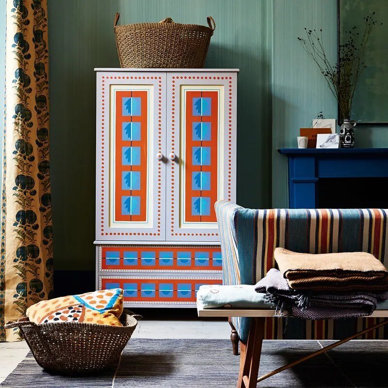 Love this colourful and interesting corner with a @cressidabell painted wardrobe. @rachelwhitingphotographer