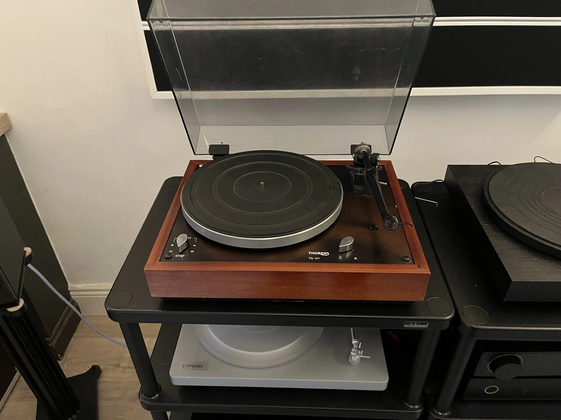 Thorens147-1.jpg
