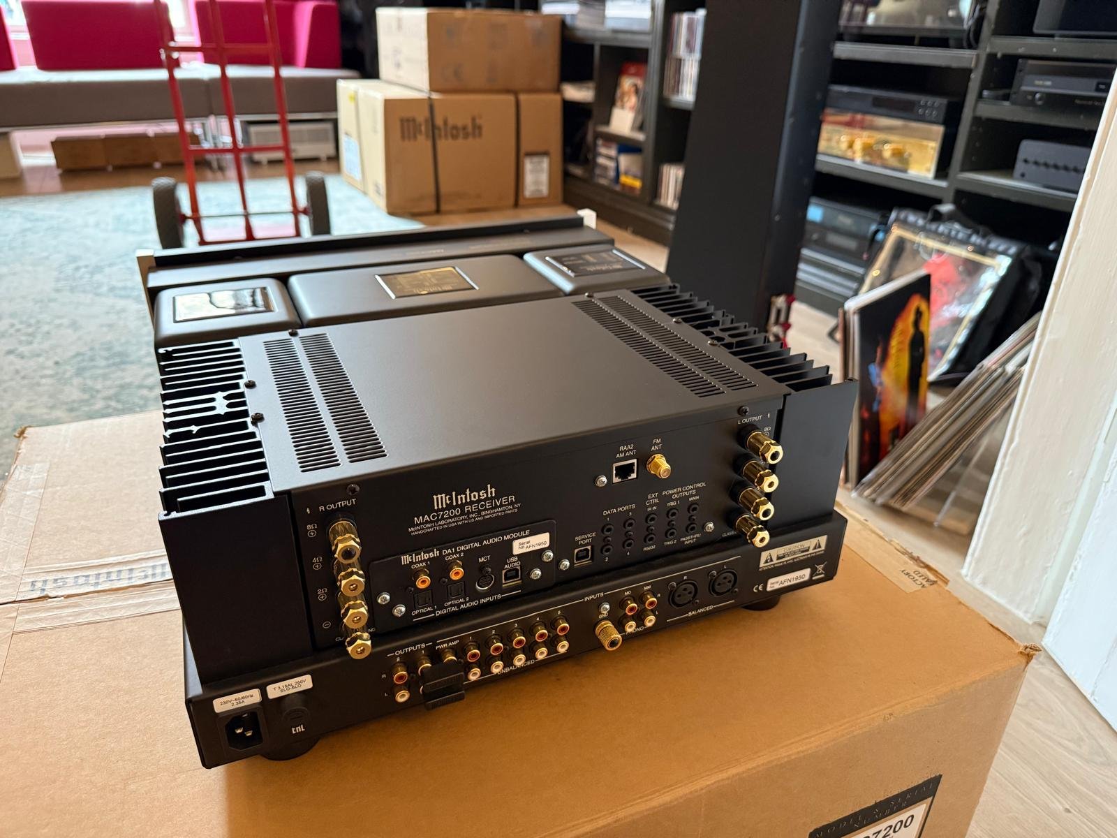McIntoshMAC7200-6.jpg