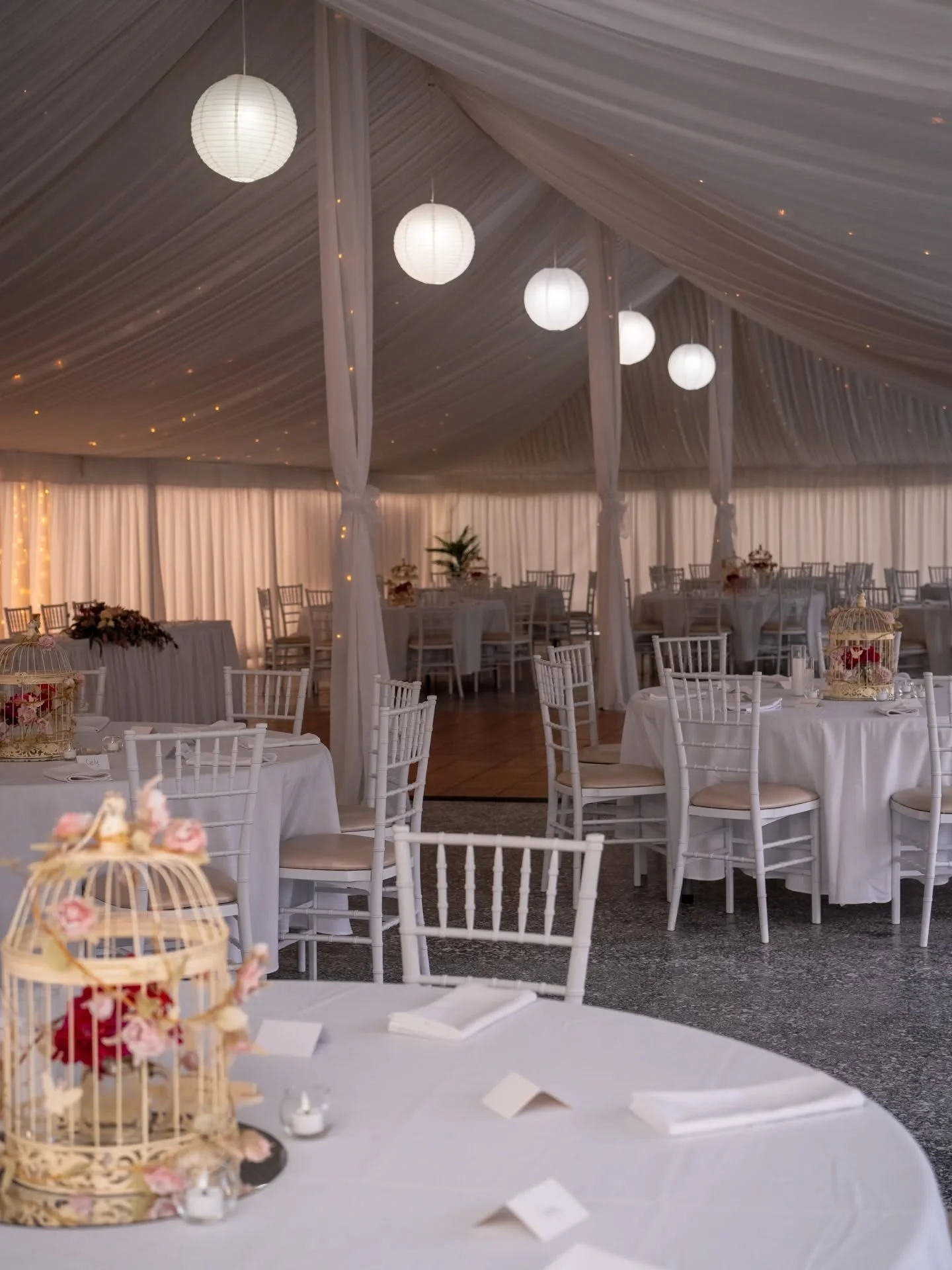 I was so excited this week when a beautiful friend of mine asked for some advice on wedding planning, she was feeling a bit overwhelmed so I thought why not take it back to basics and share some helpful info on planning your wedding in Agnes water (c