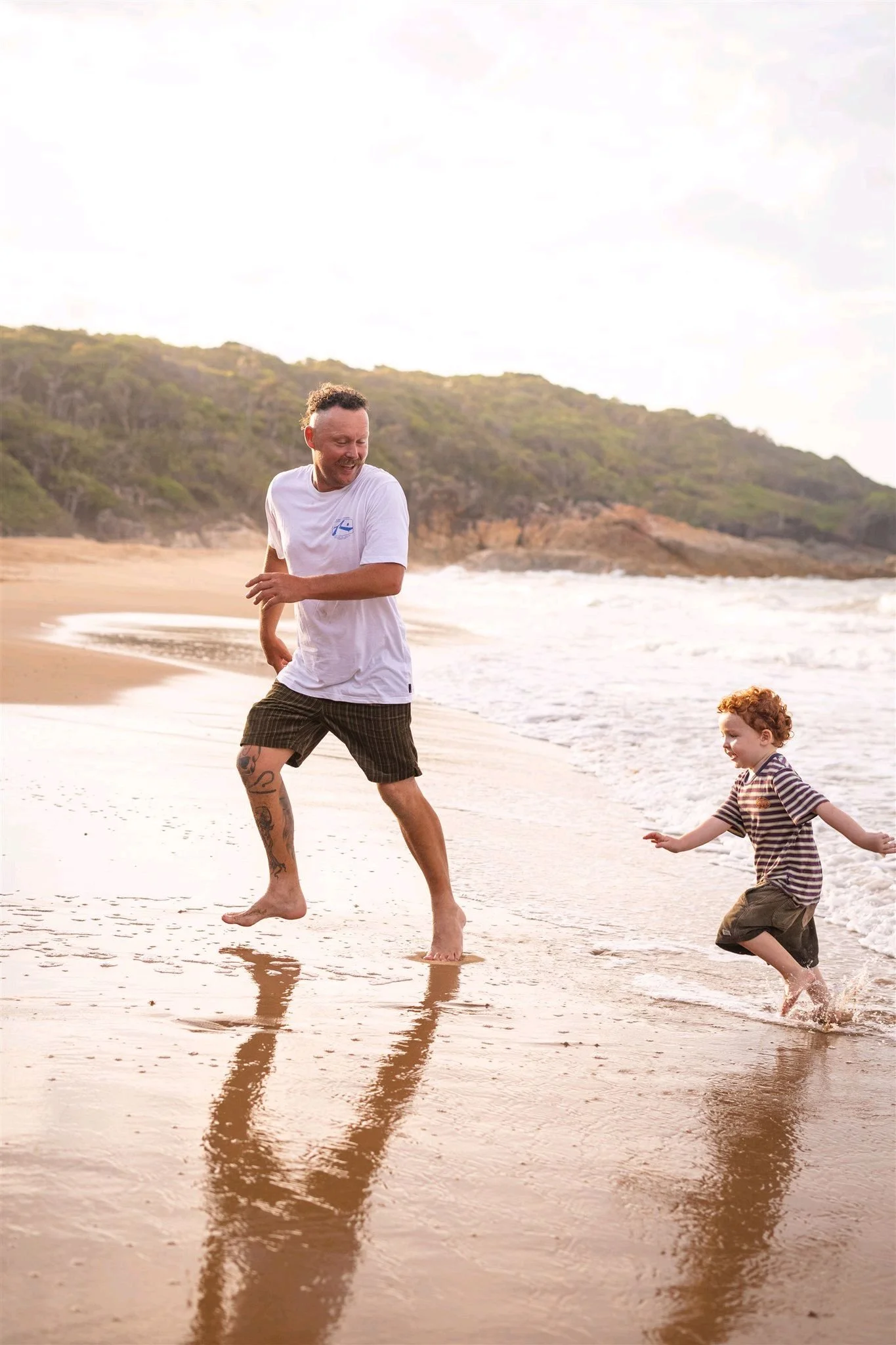 Golden hour at the beach, nothing beats seeing the pure joy of little ones splashing in the waves 🌊💛

Thanks for sharing this lovely afternoon with me!

#agneswaterphotographer #visitagnes1770 #familyphotography #goldenhour