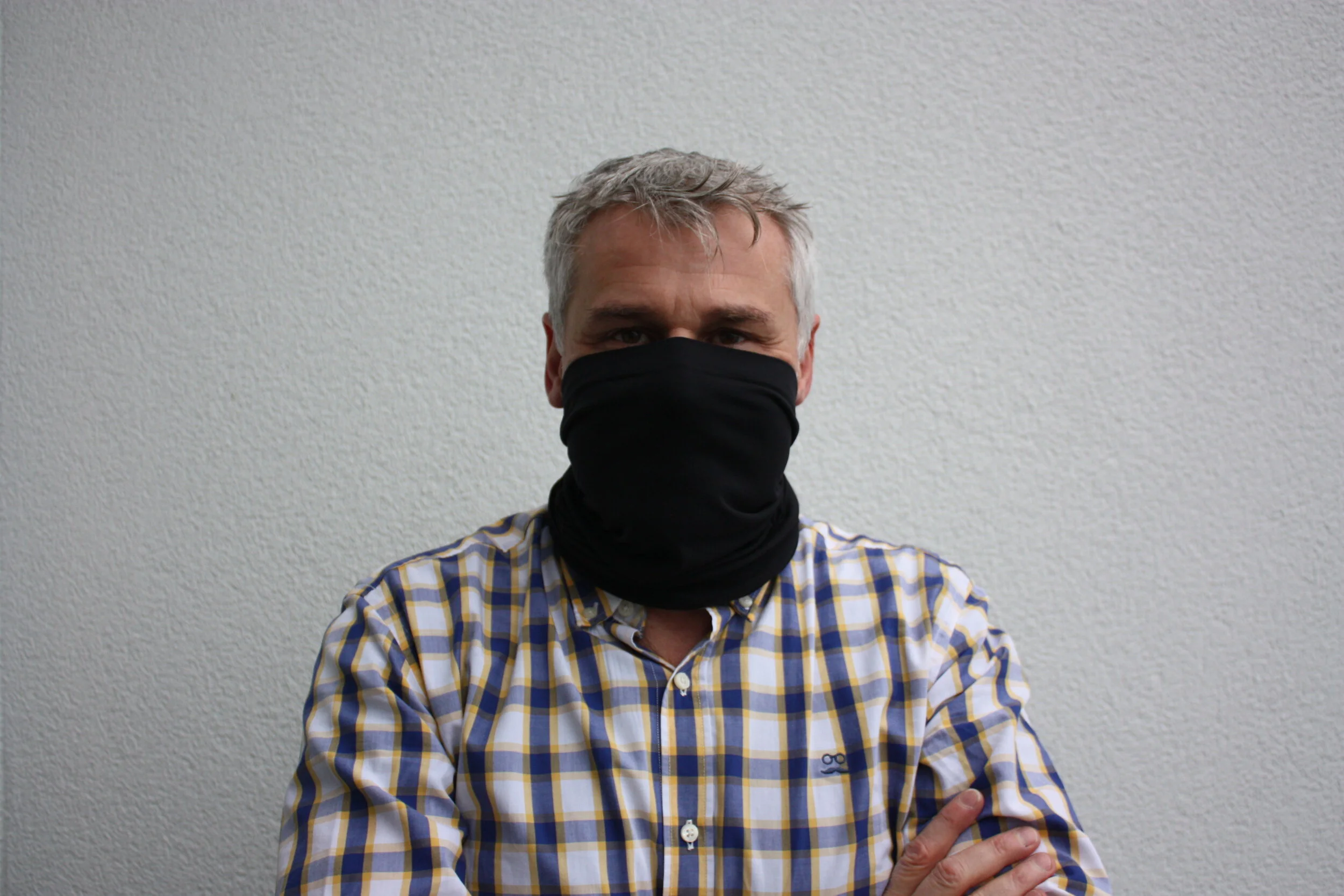 Antiviraler Maskenschal