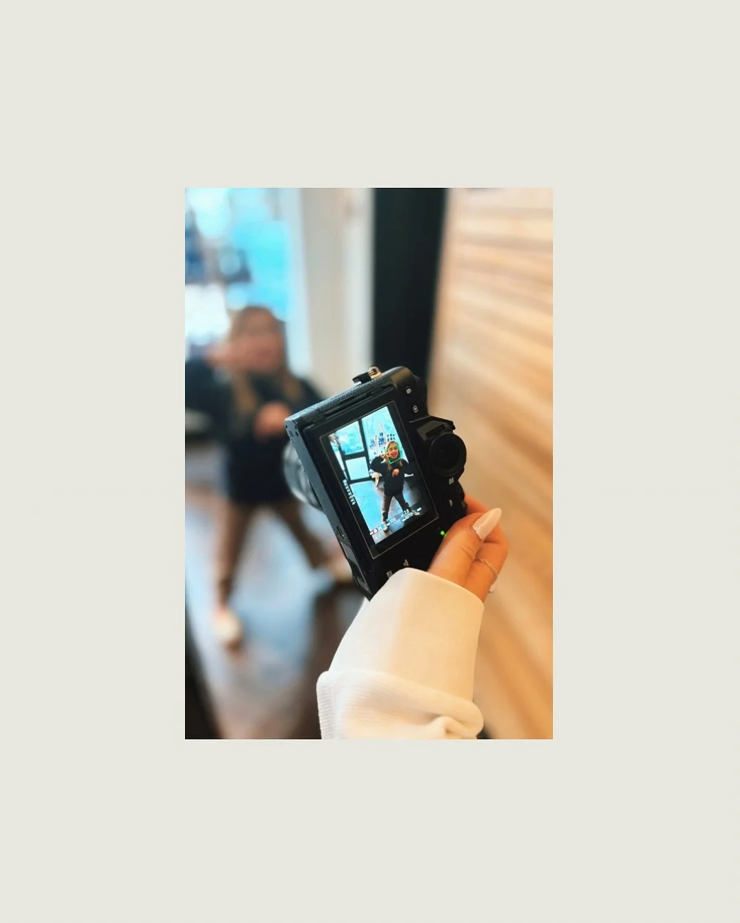 Happy mini-apprentice week 👏🤩

Response times might be slower, but the vibes are high and the creativity is hitting that very sweet spot somewhere between chaos and creative genius 🧠⚡️

(LOL at her only being allowed to hold the camera whilst firm