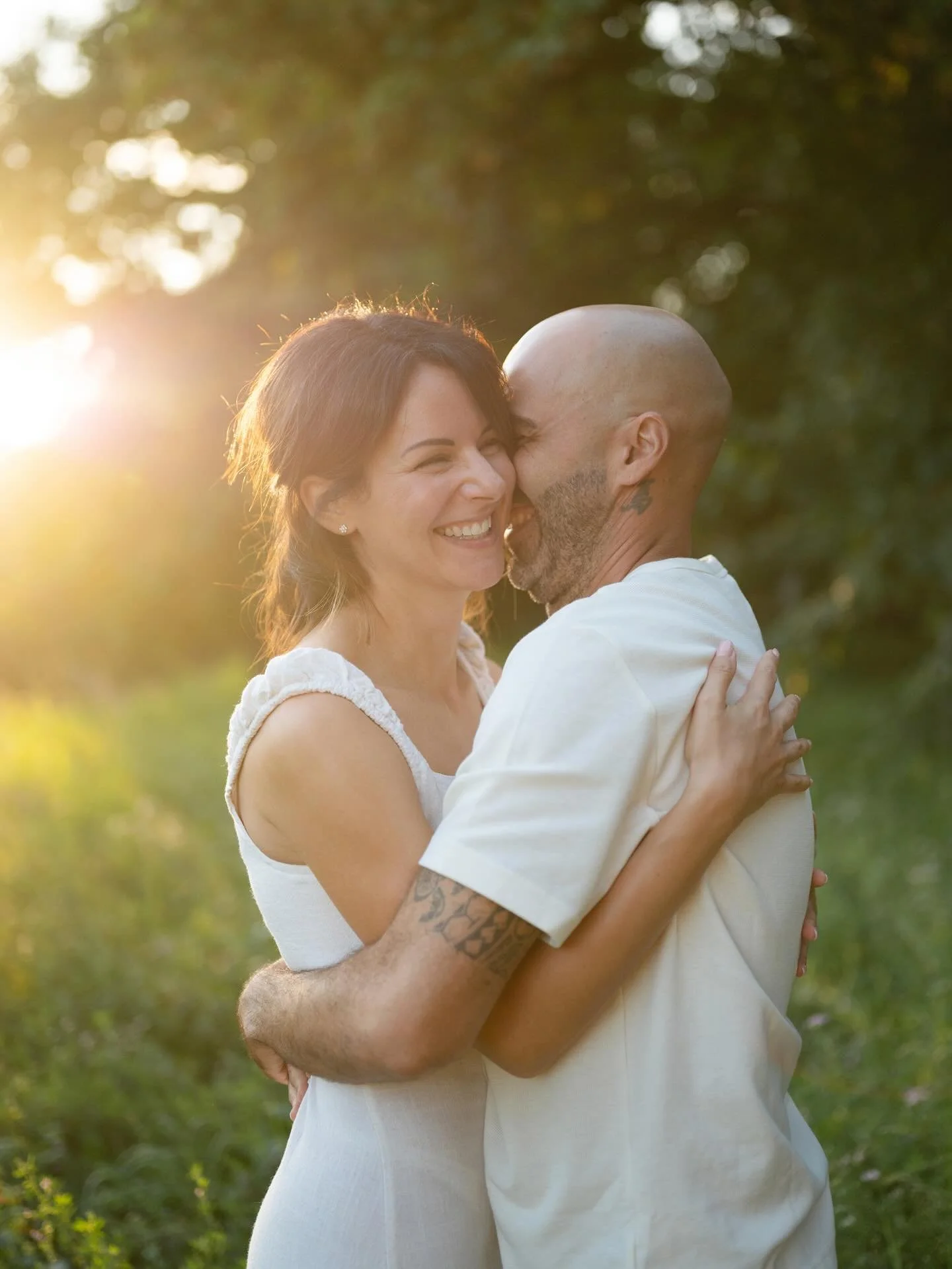 Come potrebbe mancare una foto di coppia in un servizio famiglia?
Sono loro due, con il loro amore, ad aver creato tutto questo.
#familyphotography #coppia #famiglia #familylove #familyphotoshoot #coppiafelice #storieinimmagini #familygoals #ricordi 