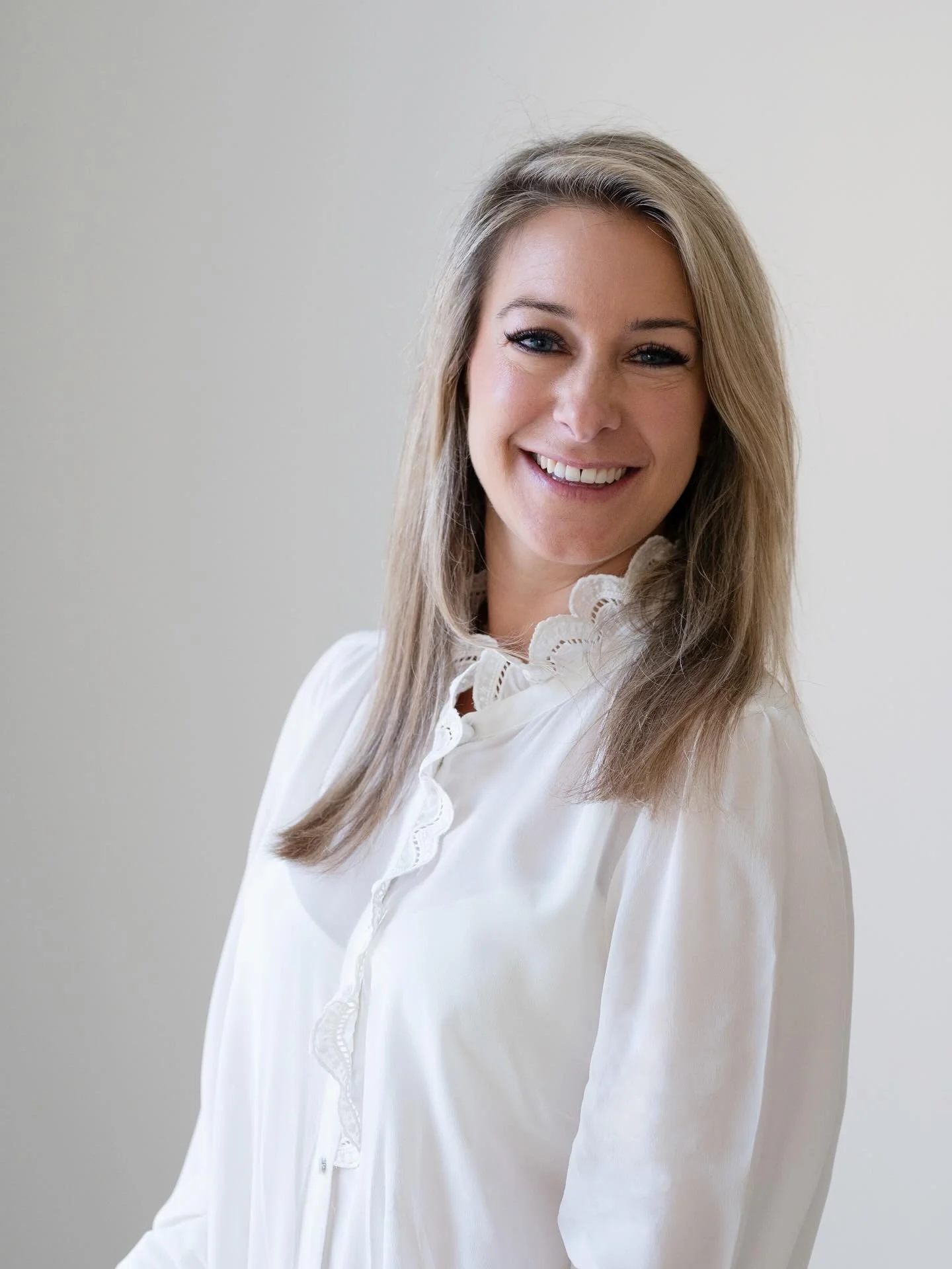 Non voglio che le mie clienti mi dicano &ldquo;che bella foto&rdquo;.
Voglio che mi dicano: &ldquo;mi riconosco&rdquo;, &ldquo;mi vedo&rdquo;, &ldquo;s&igrave;, questa sono io&rdquo;.

#ritrattofemminile #ritrattoprofessionale #autenticit&agrave; #mi