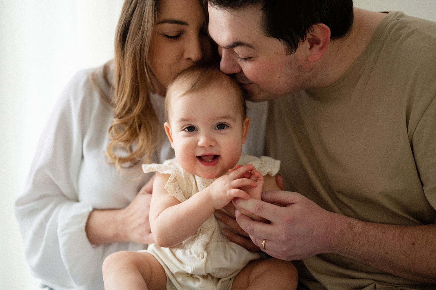 Fotografia famiglia bebé di un anno in studio