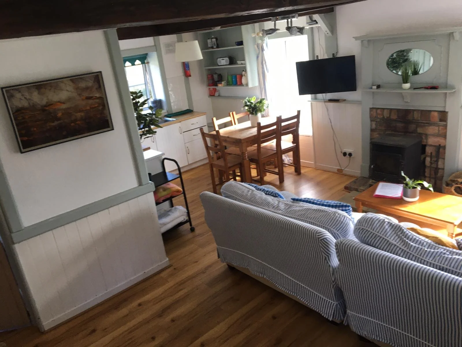 LIVING SPACE PONY HOUSE SHEEPWALK HOUSE.jpg