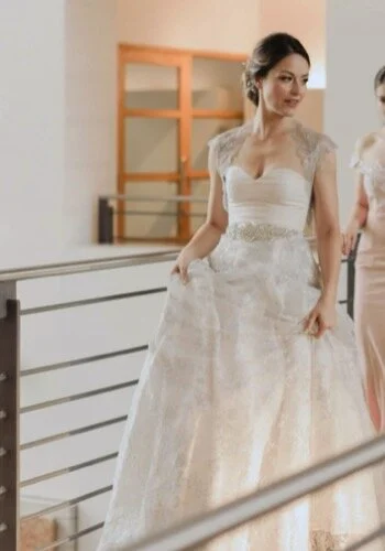 AlisaAlisa married in Bermuda, but after trying on our Maria dress sample on a visit to London she knew it was the dress for her, it fit her perfectly, but also has adjustable laces, so we were confident in sending the gown for her big day. We creat…