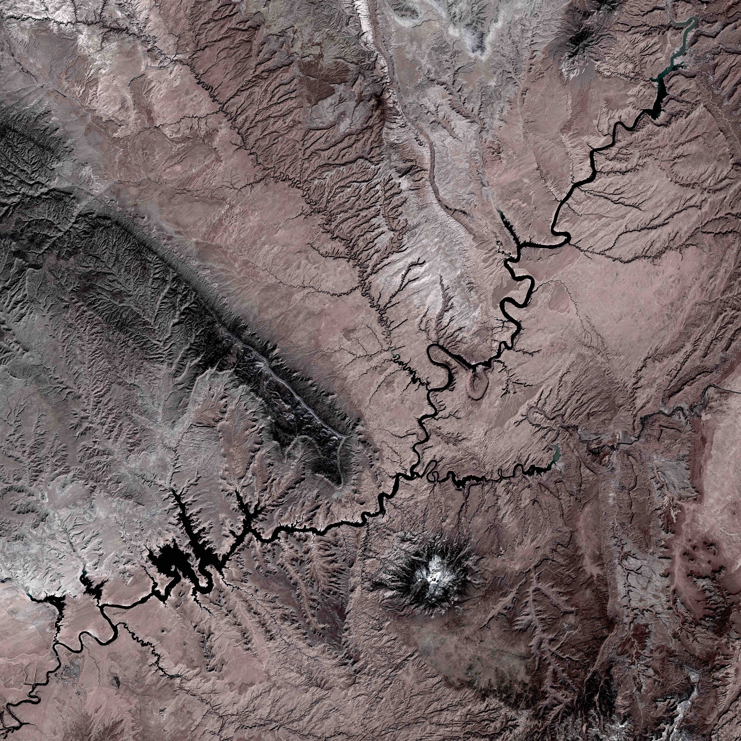 **Lake_Powell_S2_20220308_10m_enhanced sqaure.jpg