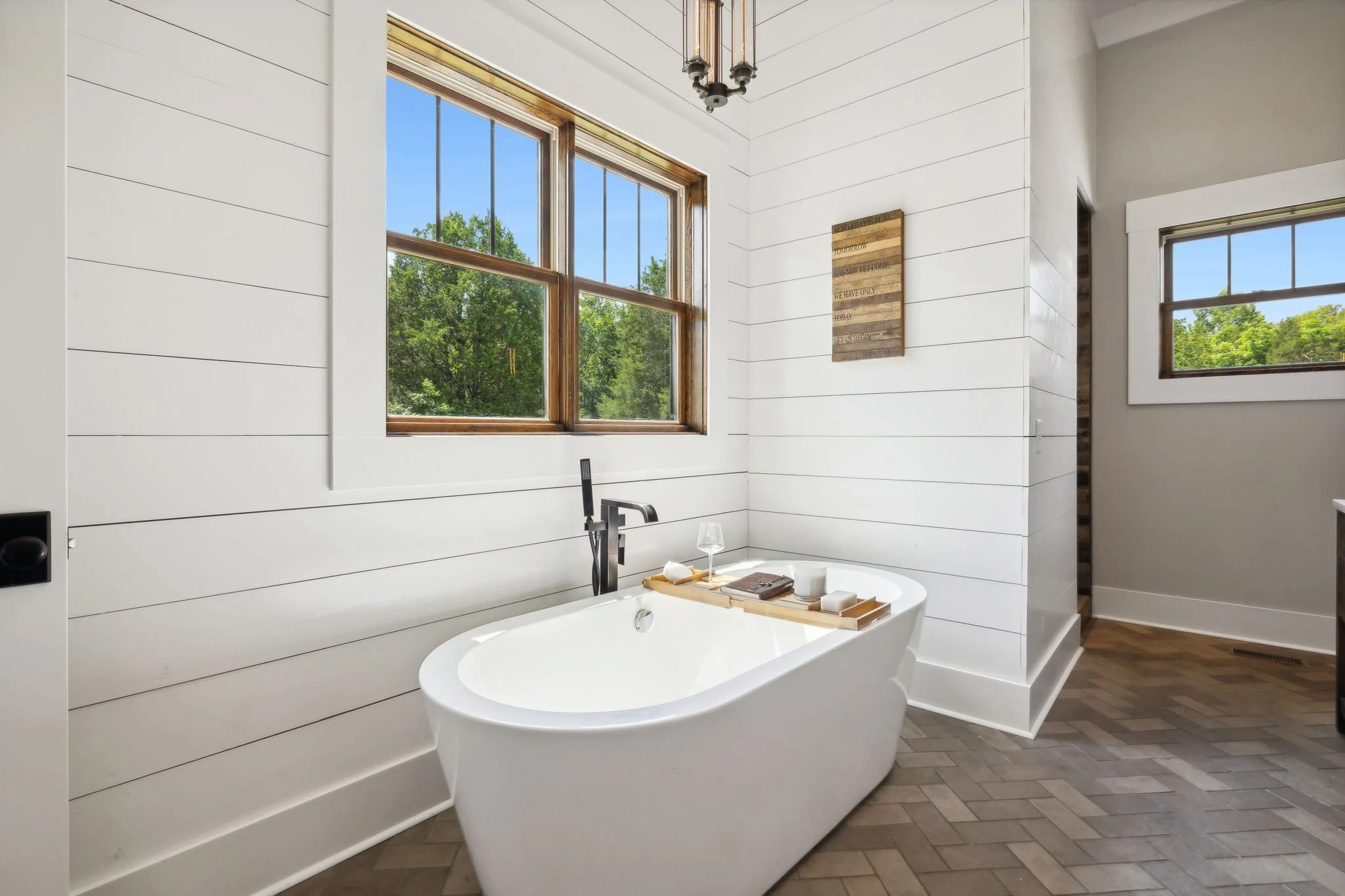 70-web-or-mls-842 Murray Rd - 036.jpg