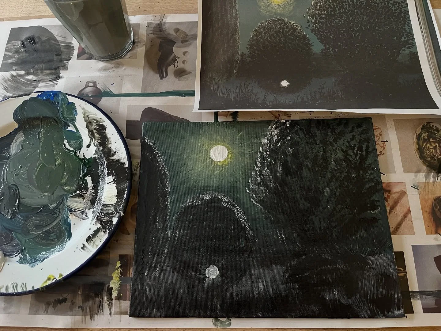 Preparing for our Hockney night scene project which we begin in a couple of weeks. Forgotten how satisfying using a fan brush is!!! Our artists are going to love this. I think fan brushes will get a lot of requests on Santa&rsquo;s lists this year! A