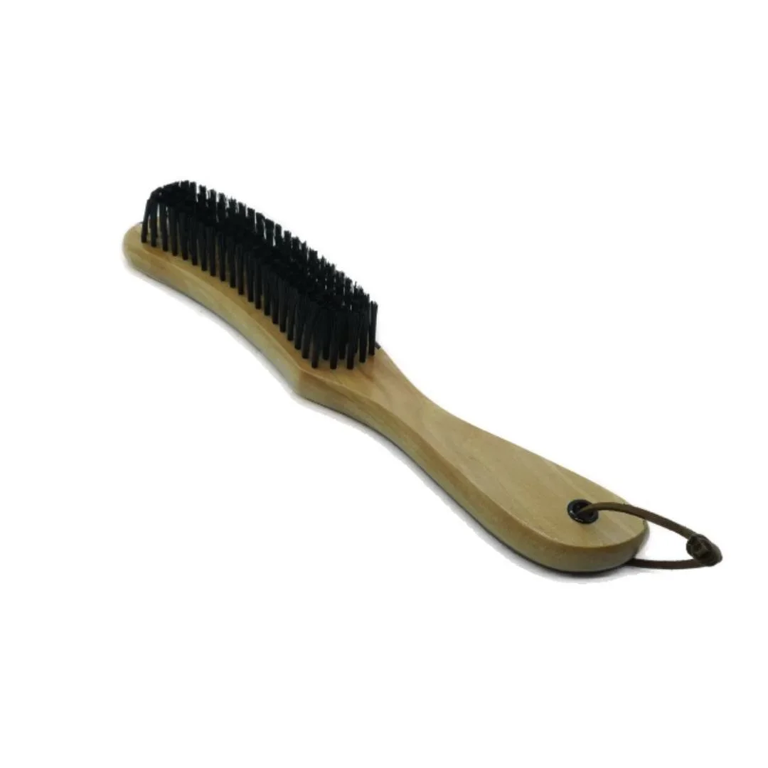 hat brush.webp