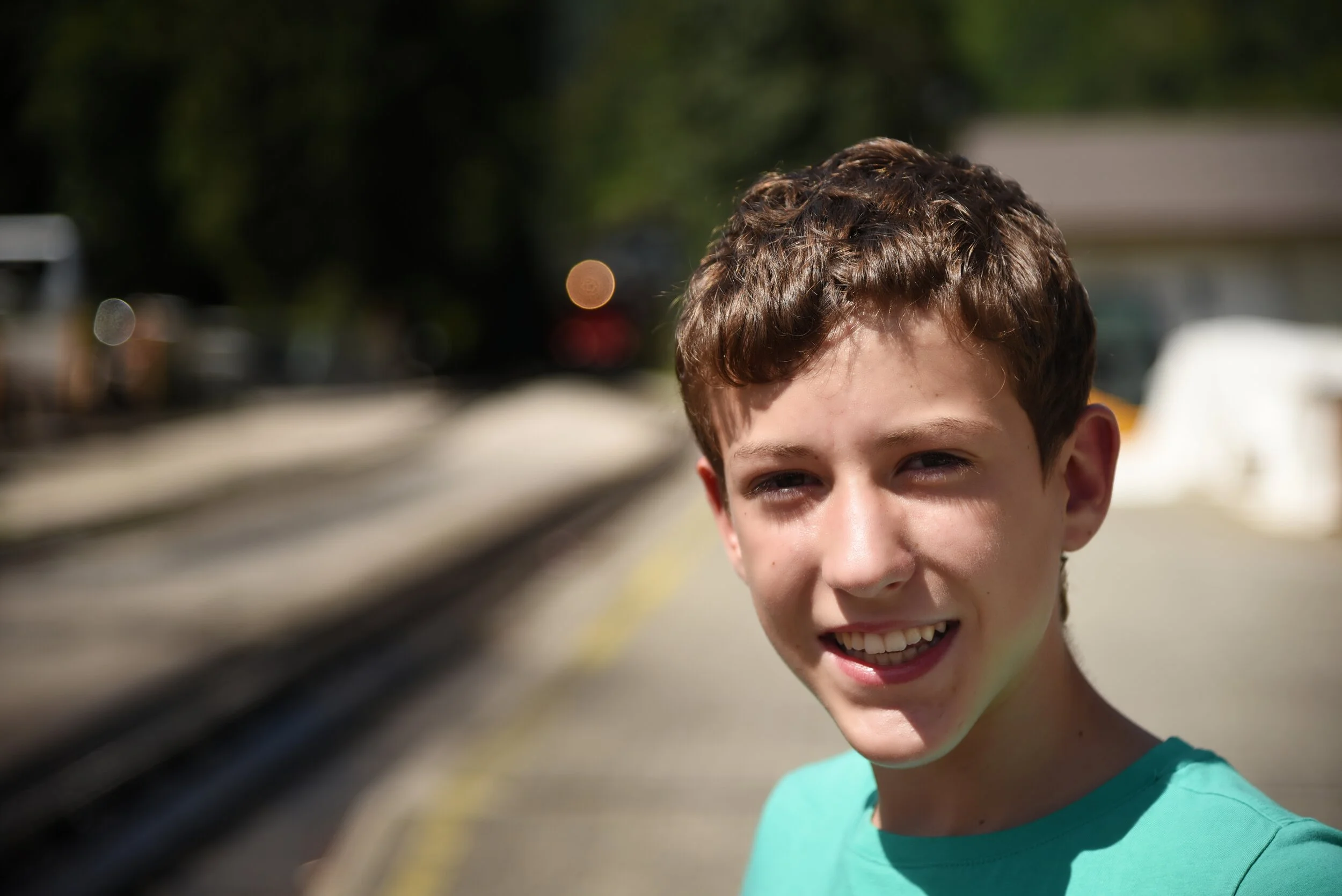 Wartezeit - Matteo an der Schafbergbahn