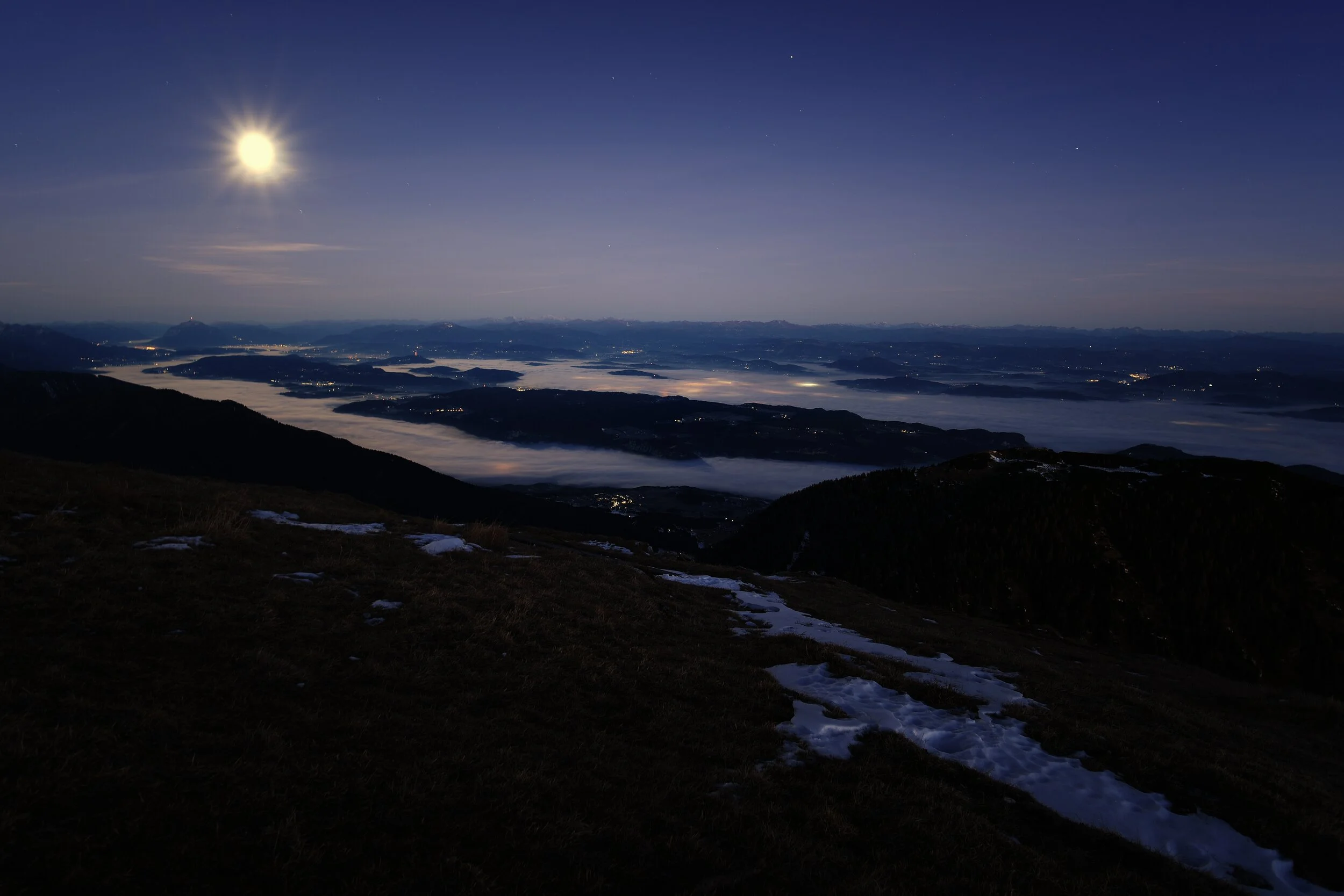 Klagenfurt unter Mond und Nebelmeer - Blick vom Hochobir, Kärnten