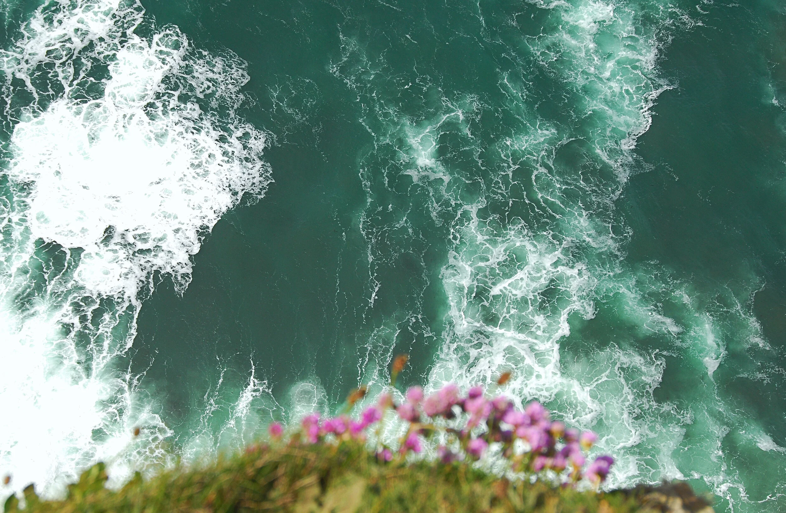 200m vertikal: Blick vom Klippenrand - Moher, Irland