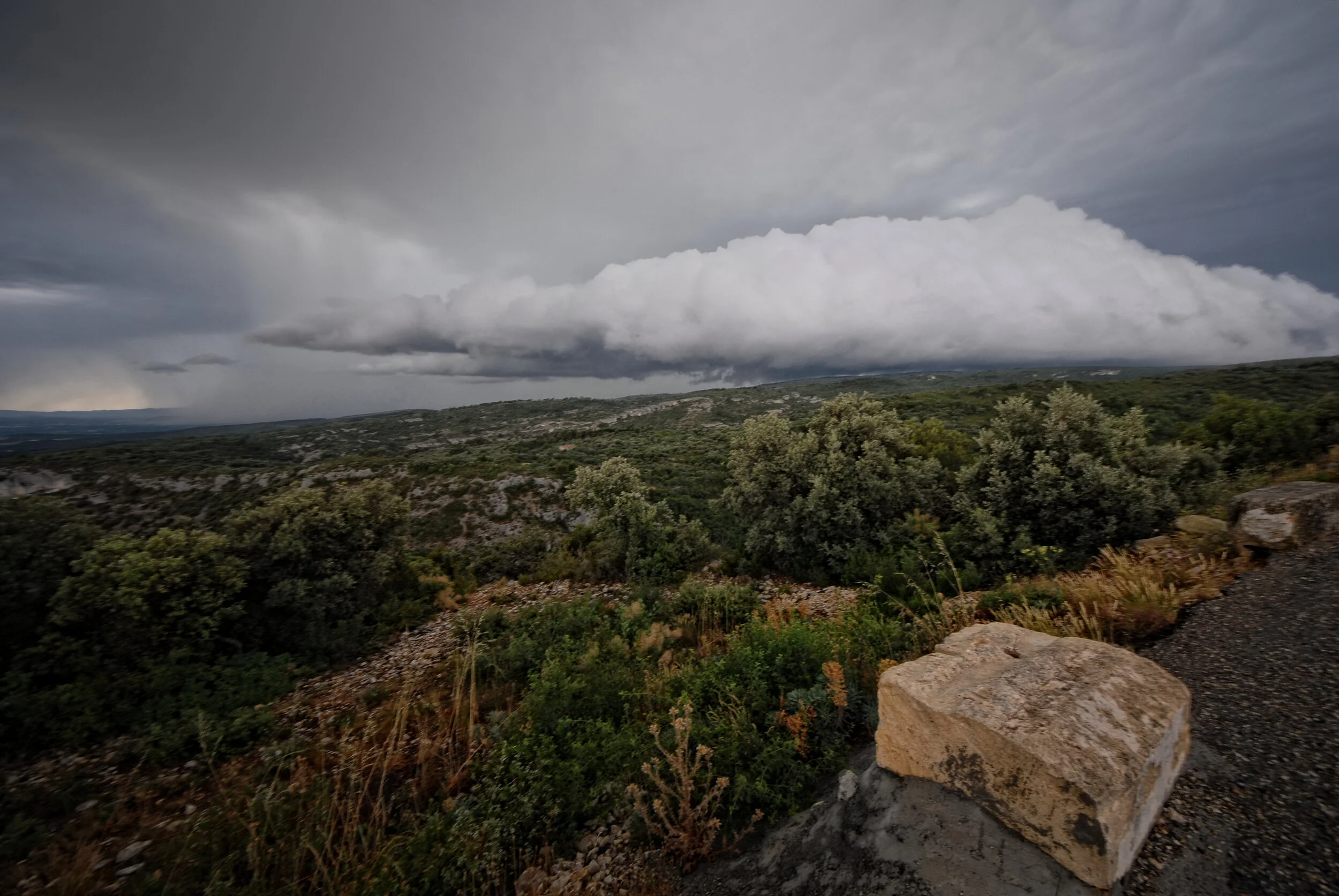Frühstücksgewitter - Gordes