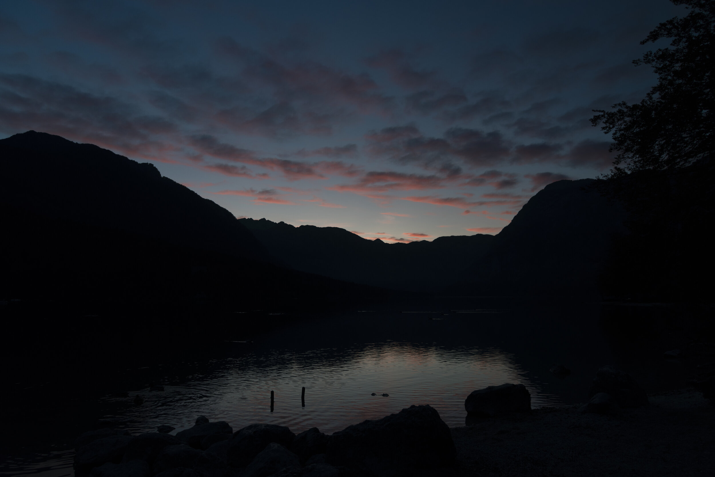 Herbstnacht am Bohinjsko jezero, Slowenien