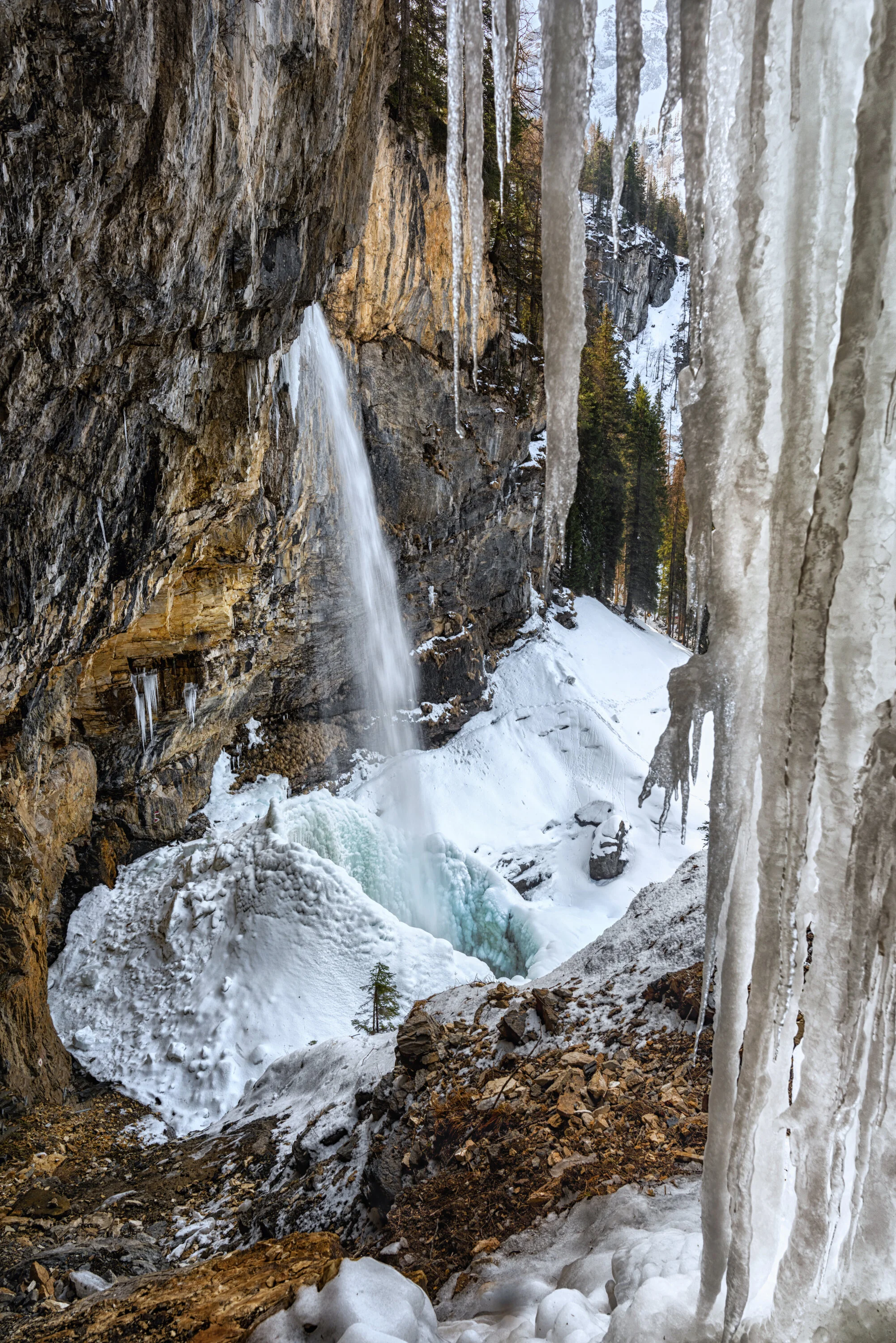 April, April - und oben in den Bergen is' noch immer Winter