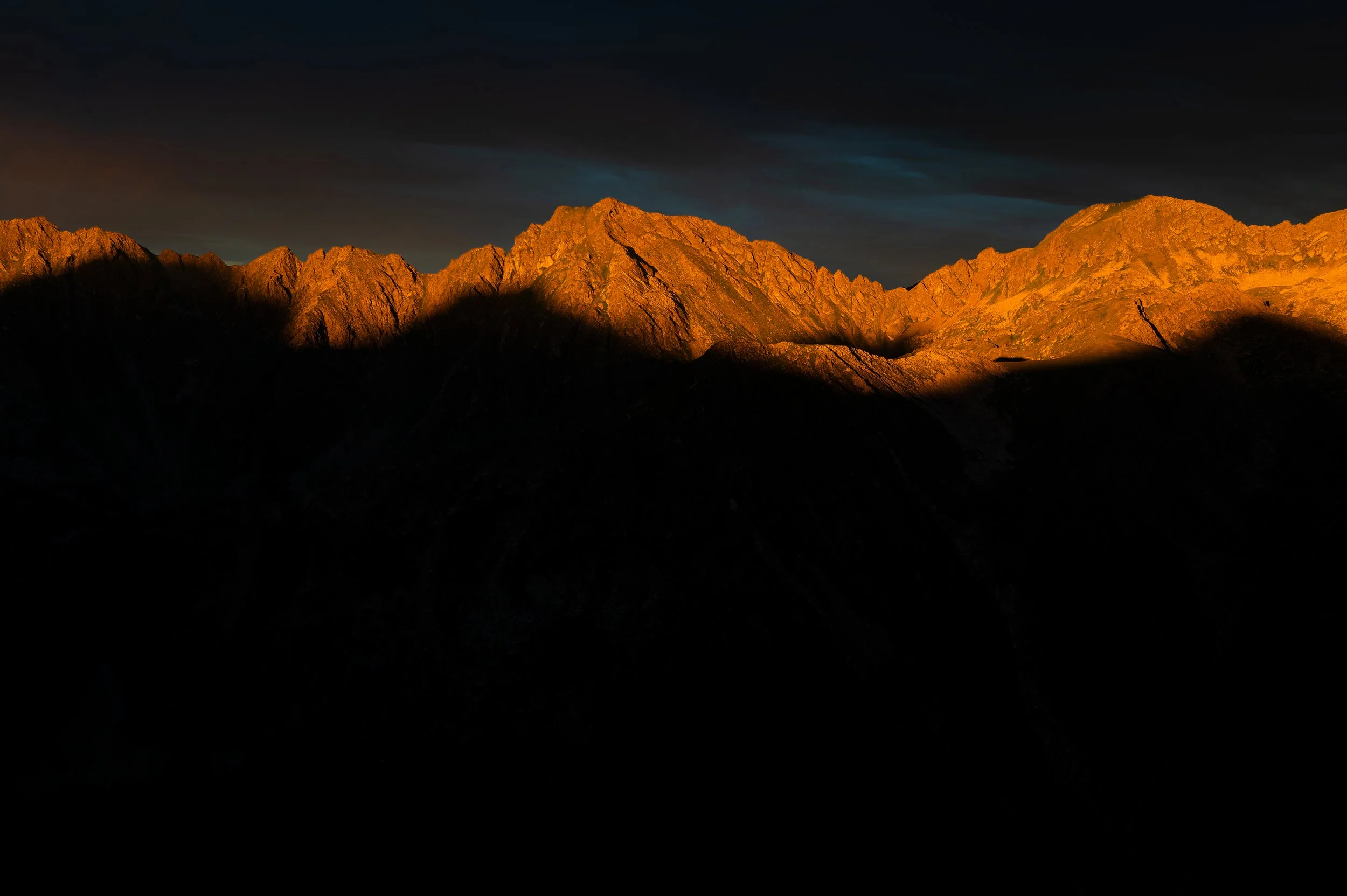 Das erste Licht vor meinem Zelt - Morgenrot in den Schladminger Tauern