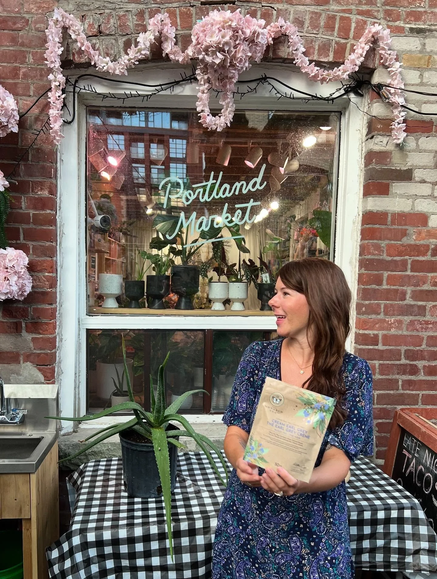 📦Stockist Shoutout🎉

Over the coming weeks I&rsquo;ll be giving a shoutout to some of the amazing boutiques that carry our tea📦☕️

☕️New stock this week at @thelocallife.on.locke @ottawamarket @strathconamarkethamont @mrktbox 

🦋Peep our tea at t