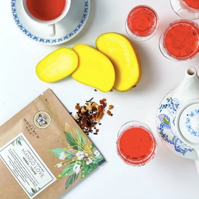 Brisk days call for a warming and zesty cup of our Mango Love.

Notes of mango, apple, hibiscus and rosehip bring lots of vitamin C and come together for a vibrant tropical cup. I love stirring in a big scoop of @humblebee honey in for a soothing boo