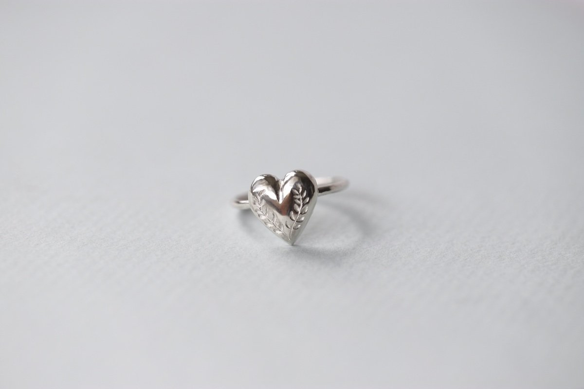 heart ring silver 1.jpg