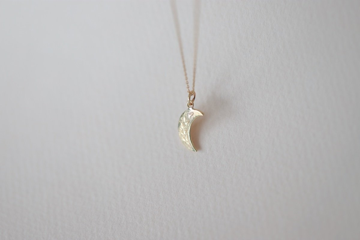 gold crescent moon 2.jpg
