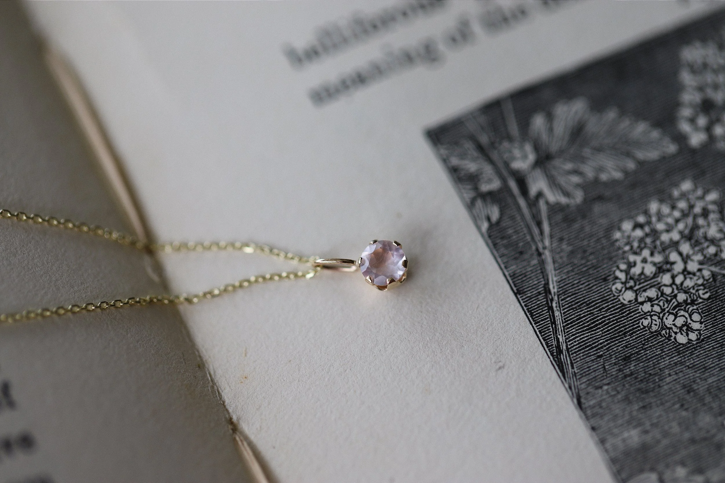 Moonstone gemstone 1.jpg