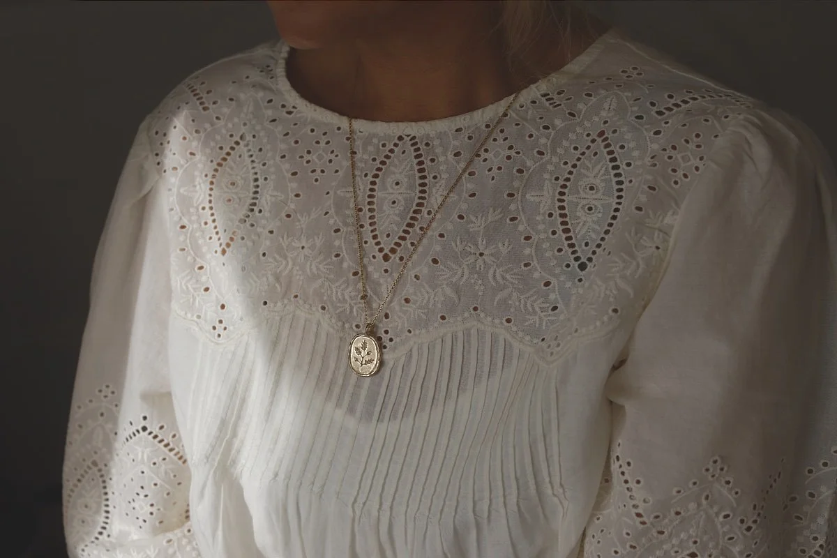 M MABON BRONZE 2.jpg