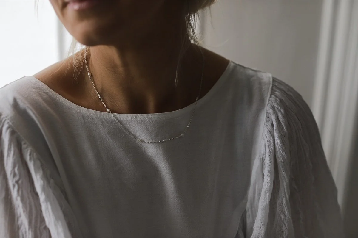 pearl and chain necmlace model 2.jpg